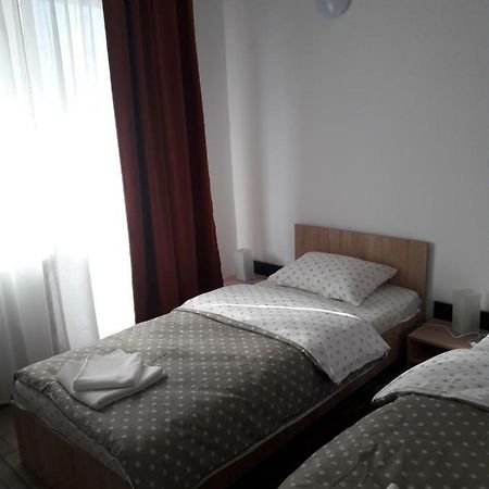 Cazare Neu-Arad Autostrada Apartment Luaran gambar