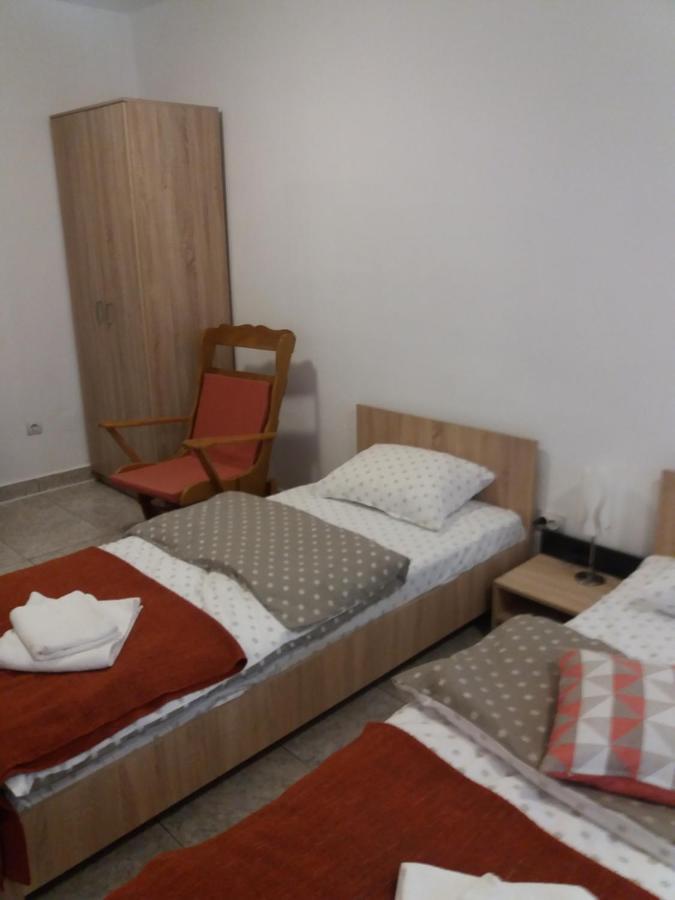 Cazare Neu-Arad Autostrada Apartment Luaran gambar