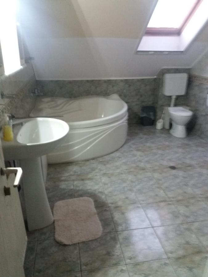 Cazare Neu-Arad Autostrada Apartment Luaran gambar